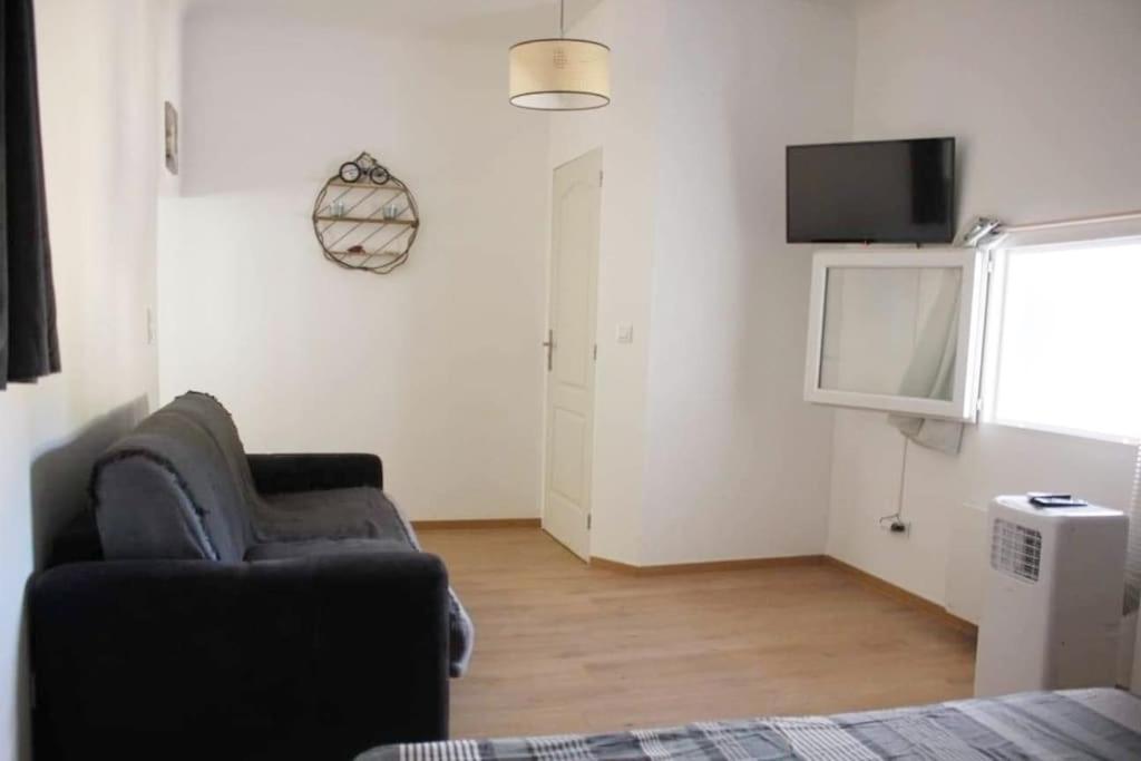 Ferienwohnung Au Coeur De Saint Chamas Exterior foto