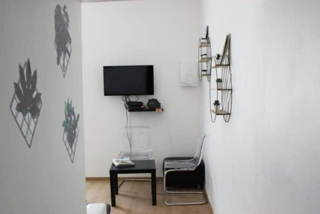 Ferienwohnung Au Coeur De Saint Chamas Exterior foto